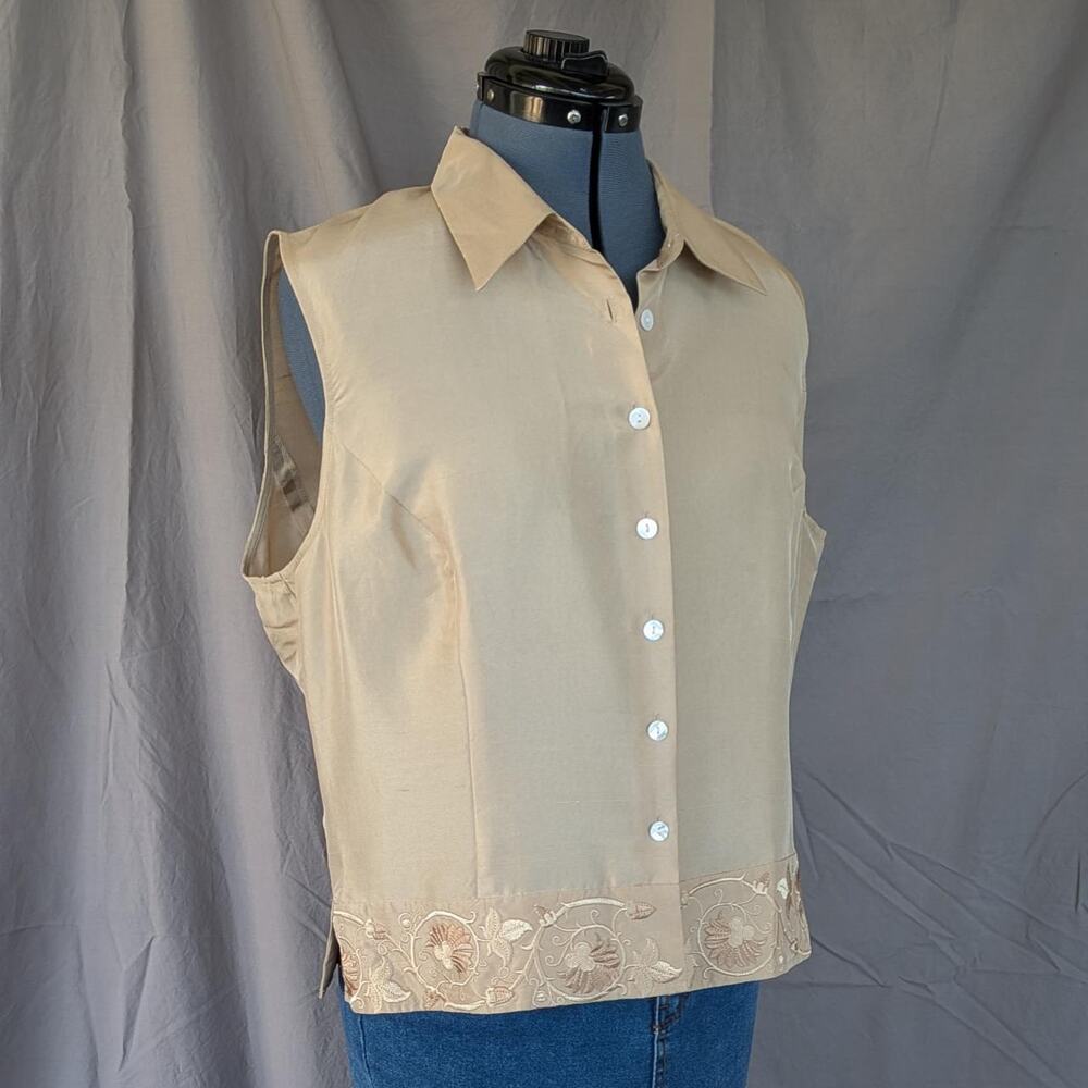 NWT Tan 100% silk sleeveless embroidered blouse by Vision Apparel, size XL